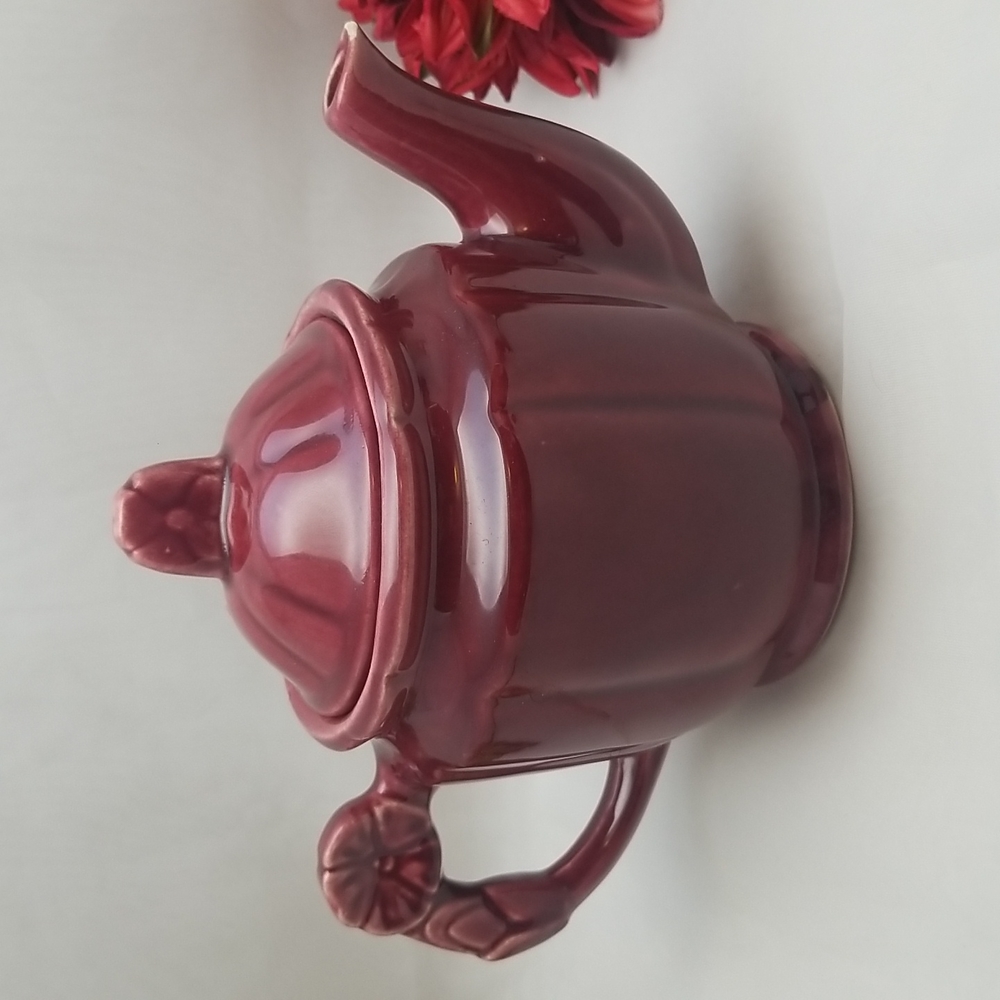 Shawnee Pottery Rosette Burgundy Teapot